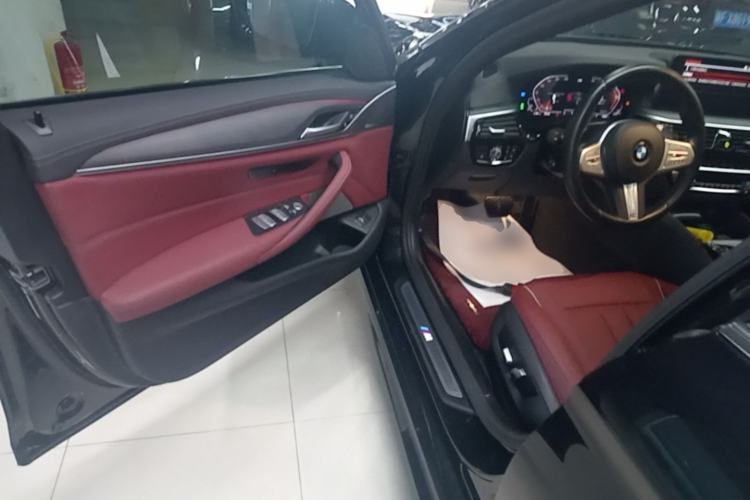 Used BMW 5 Series 2023 530Li Leading Model M Sport Package Driver Seat