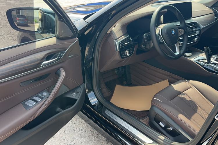 Used BMW 5 Series 2023 530Li Leading Edition Luxury Package Driver Seat