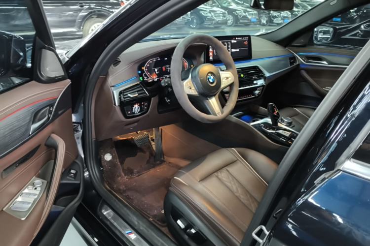 Used BMW 5 Series 2023 530Li Leading Model M Sport Package Driver Seat