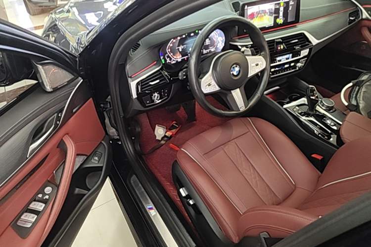 Used BMW 5 Series 2023 530Li Leading Model M Sport Package Driver Seat