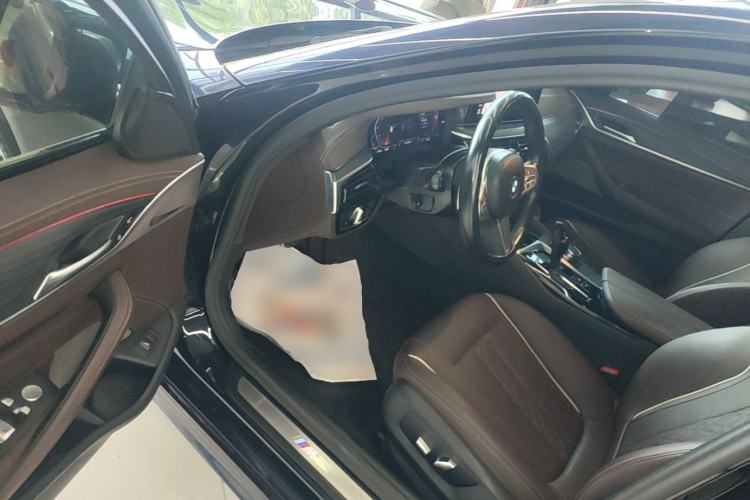 Used BMW 5 Series 2023 530Li Leading Model M Sport Package Driver Seat