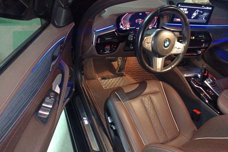 Used BMW 5 Series 2023 530Li Leading Model M Sport Package Driver Seat