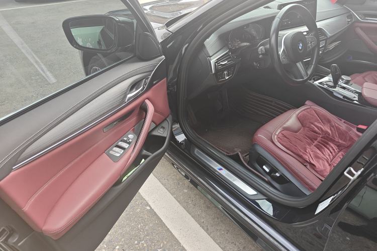 Used BMW 5 Series 2023 530Li Leading Model M Sport Package Driver Seat