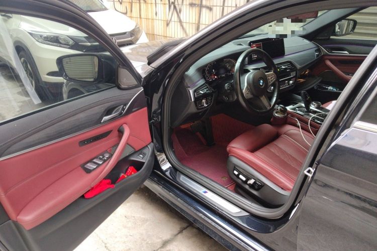 Used BMW 5 Series 2023 530Li Luxury Edition Premium Package Driver Seat