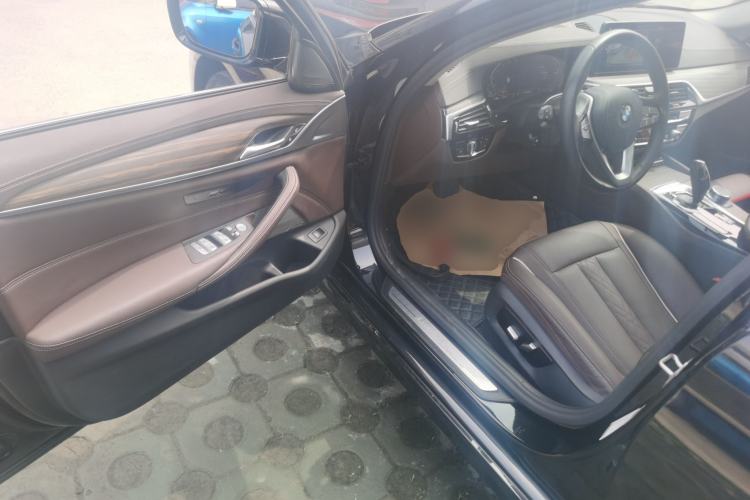 Used BMW 5 Series 2023 530Li Leading Edition Luxury Package Driver Seat