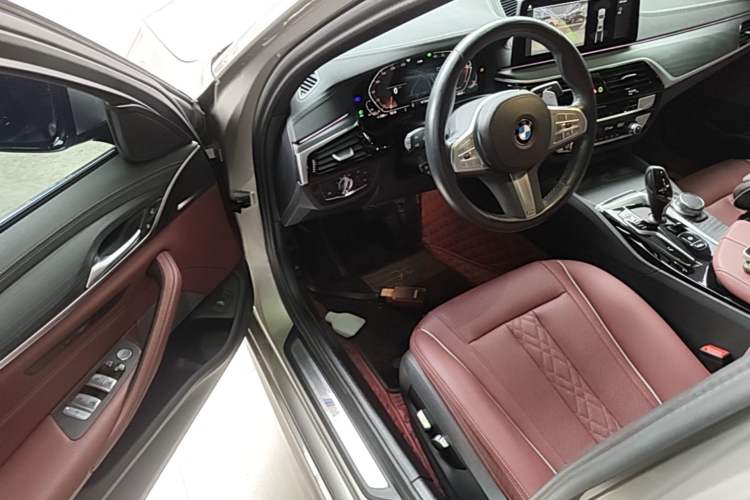 Used BMW 5 Series 2023 530Li Leading Model M Sport Package Driver Seat