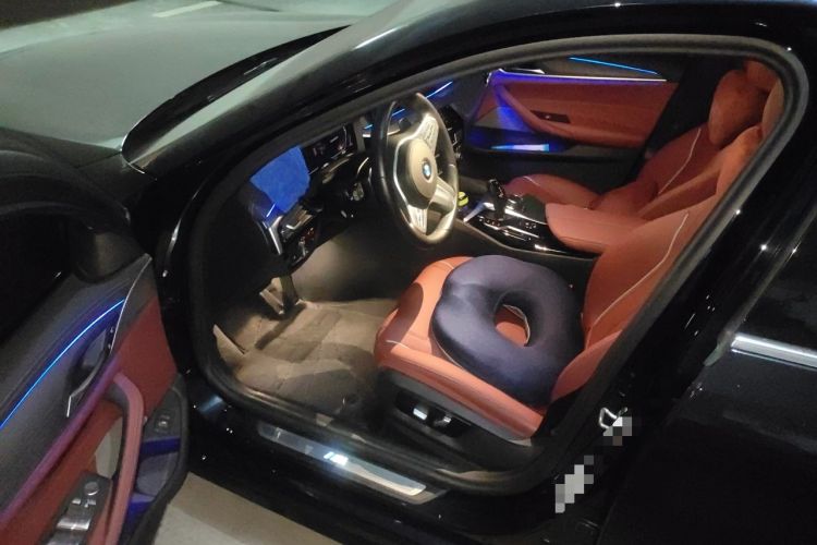 Used BMW 5 Series 2023 530Li Leading Model M Sport Package Driver Seat