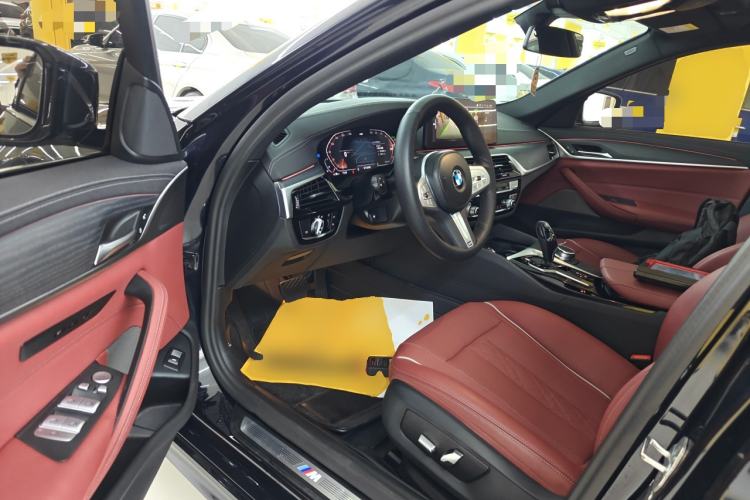 Used BMW 5 Series 2023 530Li Leading Model M Sport Package Driver Seat