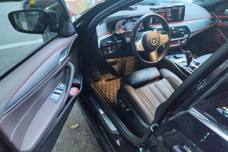 Used BMW 5 Series 2023 530Li Luxury Edition M Sport Package Driver Seat