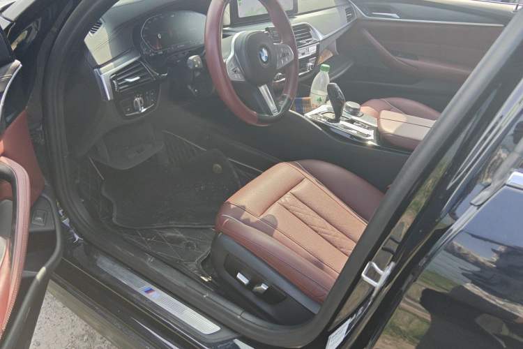 Used BMW 5 Series 2023 530Li Leading Model M Sport Package Driver Seat