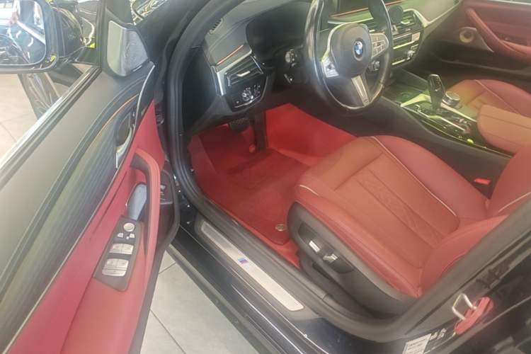 Used BMW 5 Series 2023 530Li Leading Model M Sport Package Driver Seat