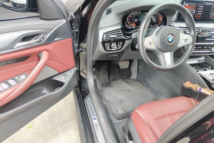 Used BMW 5 Series 2023 530Li Leading Model M Sport Package Driver Seat