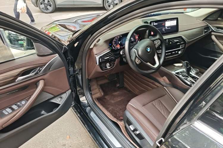 Used BMW 5 Series 2023 530Li Leading Edition Luxury Package Driver Seat