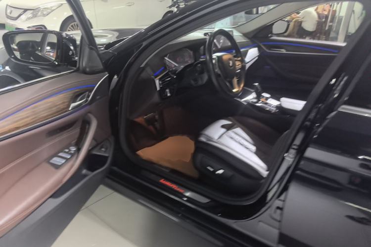 Used BMW 5 Series 2023 530Li Leading Edition Luxury Package Driver Seat