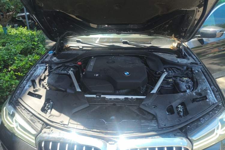 Used BMW 5 Series 2023 530Li Luxury Edition M Sport Package Engine Bay