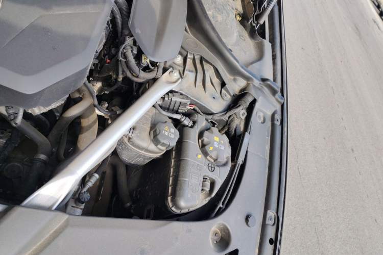 Used BMW 5 Series 2023 530Li Leading Model M Sport Package Engine Bay Left