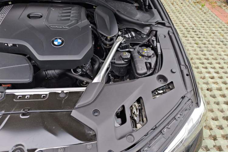 Used BMW 5 Series 2023 530Li Leading Model M Sport Package Engine Bay Left