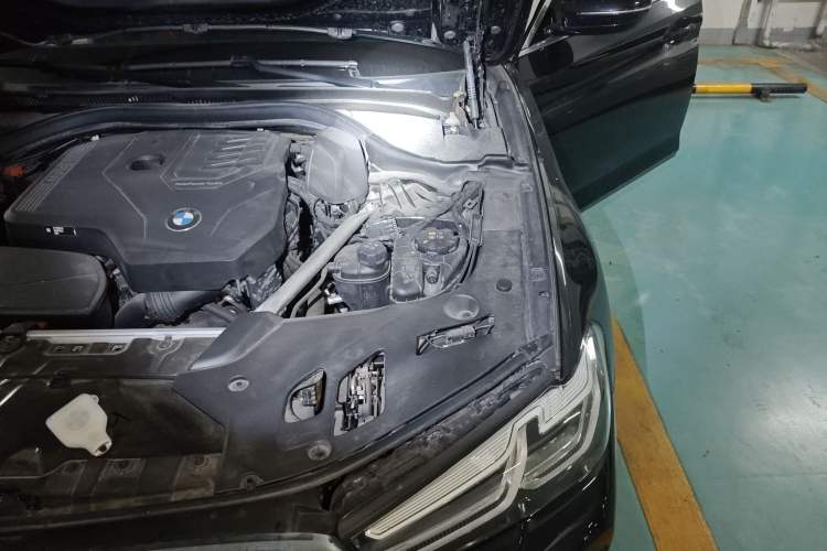 Used BMW 5 Series 2023 530Li Leading Model M Sport Package Engine Bay Left