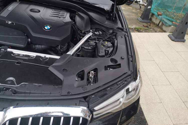 Used BMW 5 Series 2023 530Li Leading Model M Sport Package Engine Bay Left