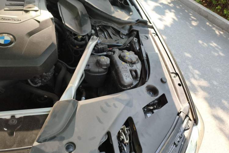 Used BMW 5 Series 2023 530Li Leading Edition Luxury Package Engine Bay Left