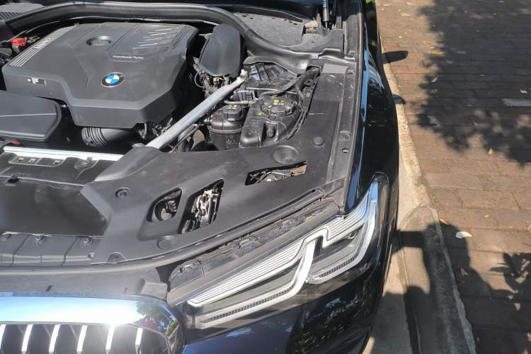 Used BMW 5 Series 2023 530Li Luxury Edition M Sport Package Engine Bay Left