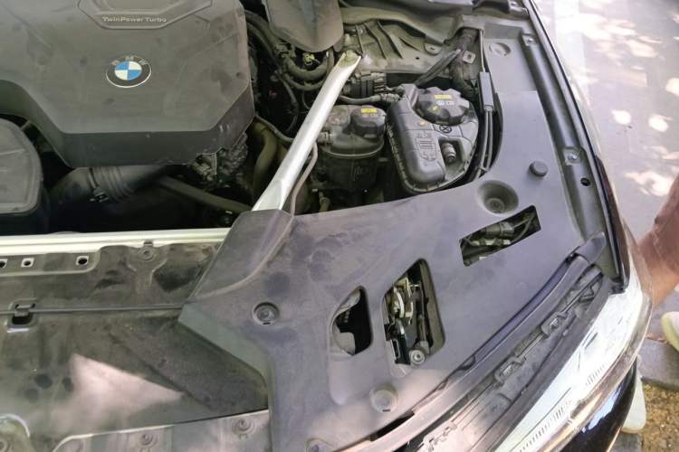 Used BMW 5 Series 2023 530Li Leading Edition Luxury Package Engine Bay Left