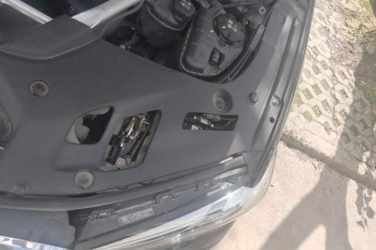 Used BMW 5 Series 2023 530Li Leading Model M Sport Package Engine Bay Left