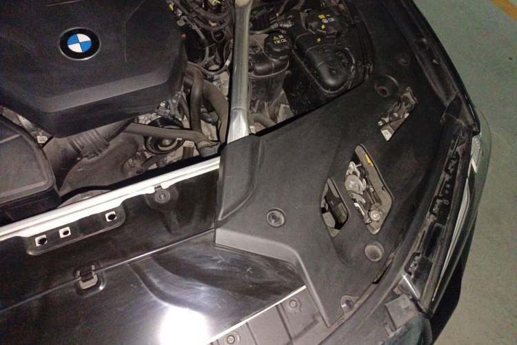 Used BMW 5 Series 2023 530Li Leading Model M Sport Package Engine Bay Left
