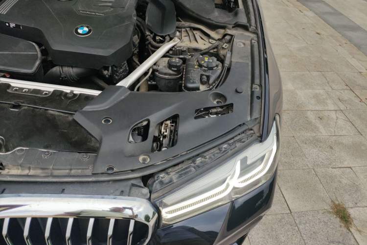 Used BMW 5 Series 2023 530Li Leading Model M Sport Package Engine Bay Left