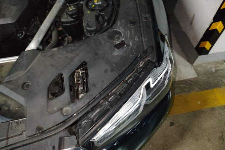 Used BMW 5 Series 2023 530Li Leading Edition Luxury Package Engine Bay Left
