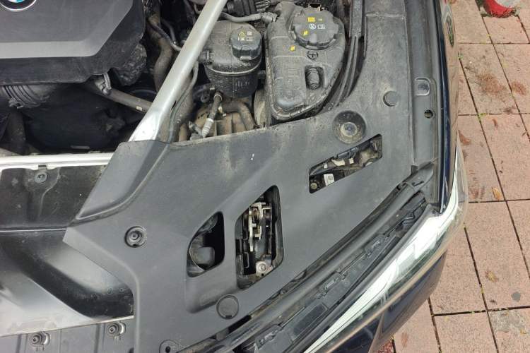 Used BMW 5 Series 2023 530Li Leading Model M Sport Package Engine Bay Left