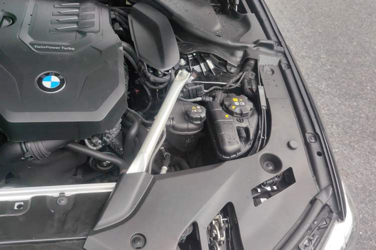 Used BMW 5 Series 2023 530Li Luxury Edition M Sport Package Engine Bay Left