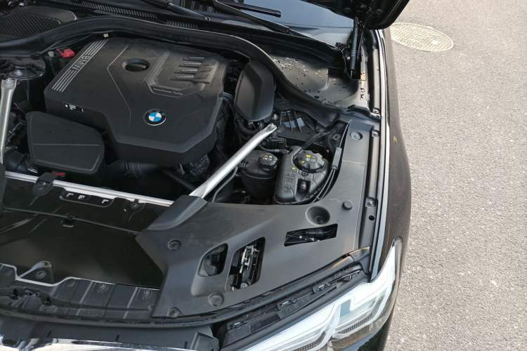 Used BMW 5 Series 2023 530Li Luxury Edition M Sport Package Engine Bay Left