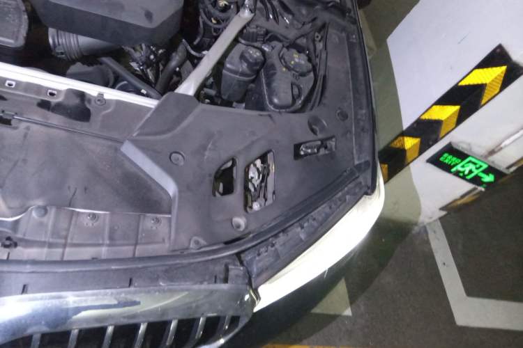 Used BMW 5 Series 2023 530Li Leading Edition Luxury Package Engine Bay Left