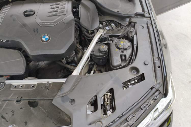Used BMW 5 Series 2023 530Li Leading Edition Luxury Package Engine Bay Left