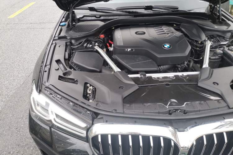 Used BMW 5 Series 2023 530Li Leading Model M Sport Package Engine Bay Right