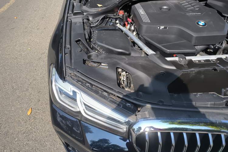 Used BMW 5 Series 2023 530Li Luxury Edition M Sport Package Engine Bay Right