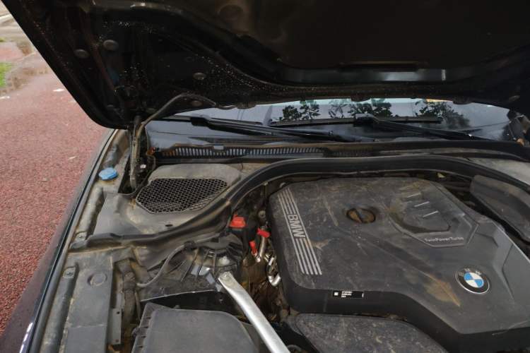 Used BMW 5 Series 2023 530Li Leading Edition Luxury Package Engine Bay Right
