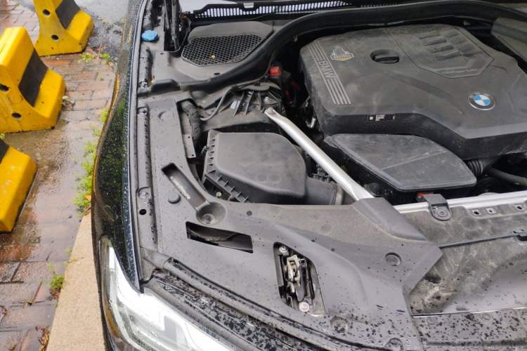 Used BMW 5 Series 2023 530Li Leading Model M Sport Package Engine Bay Right