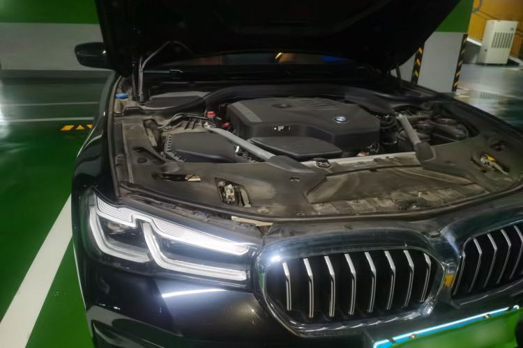 Used BMW 5 Series 2023 Restyled 530Li Leading Edition M Sport Package Engine Bay Right