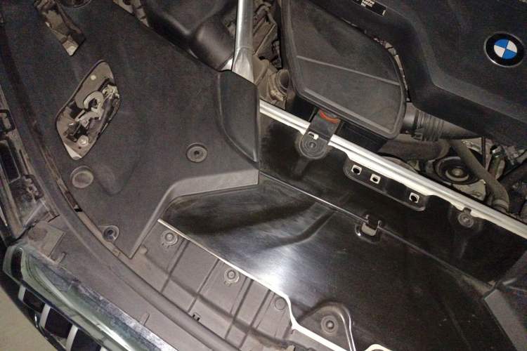 Used BMW 5 Series 2023 530Li Leading Model M Sport Package Engine Bay Right