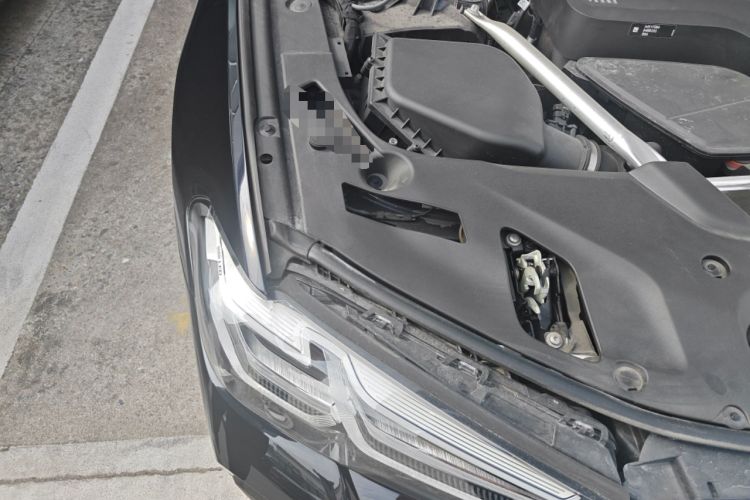 Used BMW 5 Series 2023 530Li Leading Model M Sport Package Engine Bay Right