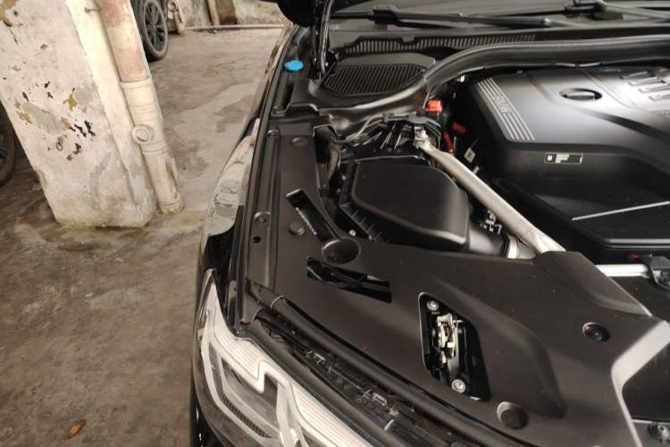 Used BMW 5 Series 2023 530Li Leading Model M Sport Package Engine Bay Right
