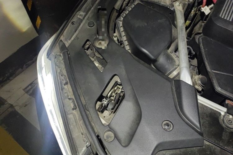 Used BMW 5 Series 2023 530Li Leading Model M Sport Package Engine Bay Right