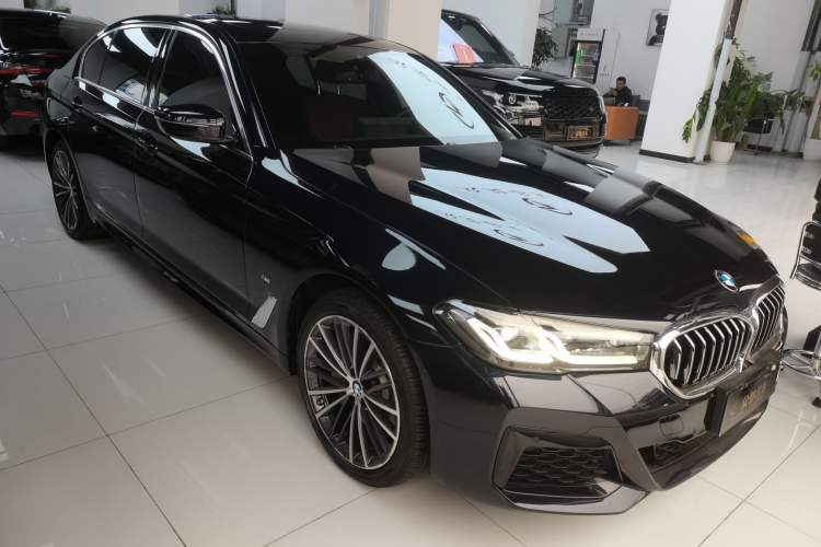 Used BMW 5 Series 2023 Restyled 530Li Leading Edition M Sport Package Exterior 1