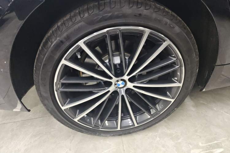 Used BMW 5 Series 2023 530Li Leading Model M Sport Package Exterior 1