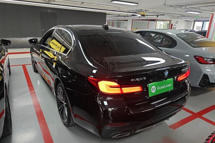 Used BMW 5 Series 2023 Restyled 530Li Leading Edition M Sport Package Exterior 2