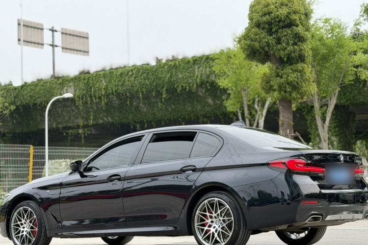 Used BMW 5 Series 2023 Restyled 530Li Leading Edition M Sport Package Exterior 2