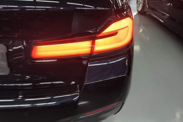 Used BMW 5 Series 2023 530Li Leading Model M Sport Package Exterior 3