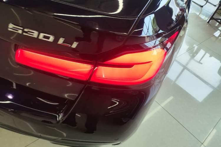 Used BMW 5 Series 2023 530Li Leading Model M Sport Package Exterior 3